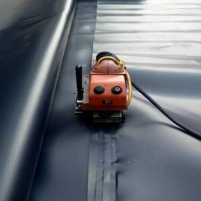 Geomembrana Hdpe composta para projetos de reservatórios de lagoas, aterros sanitários e túneis