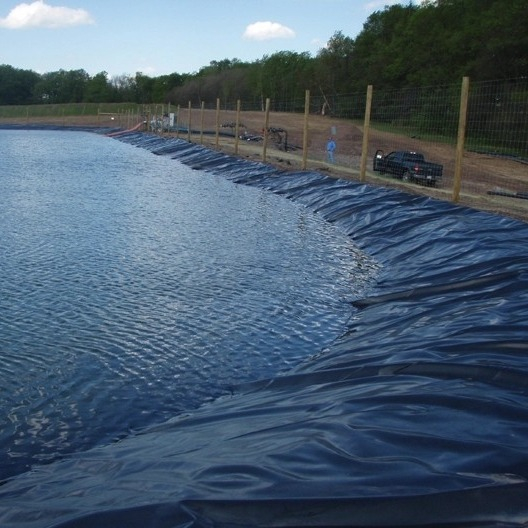 Folha de geomembrana Hdpe texturizada de 1,0-2,5 mm de espessura para aterro ou forro de lago ou lago de peixes ou fazenda aquática