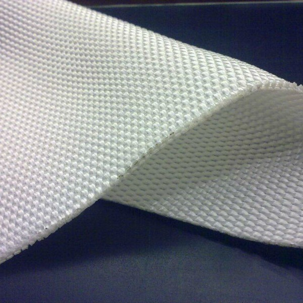 Geotêxtil tecido multifilamento PET de alta resistência 400-50 KN/M para reforço de solo macio com baixo alongamento na ruptura