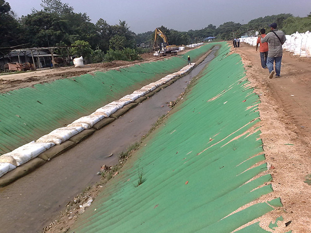 250gsm PP tecido/areia composta não tecida do geotêxtil encheu o colchão para o banco de rio